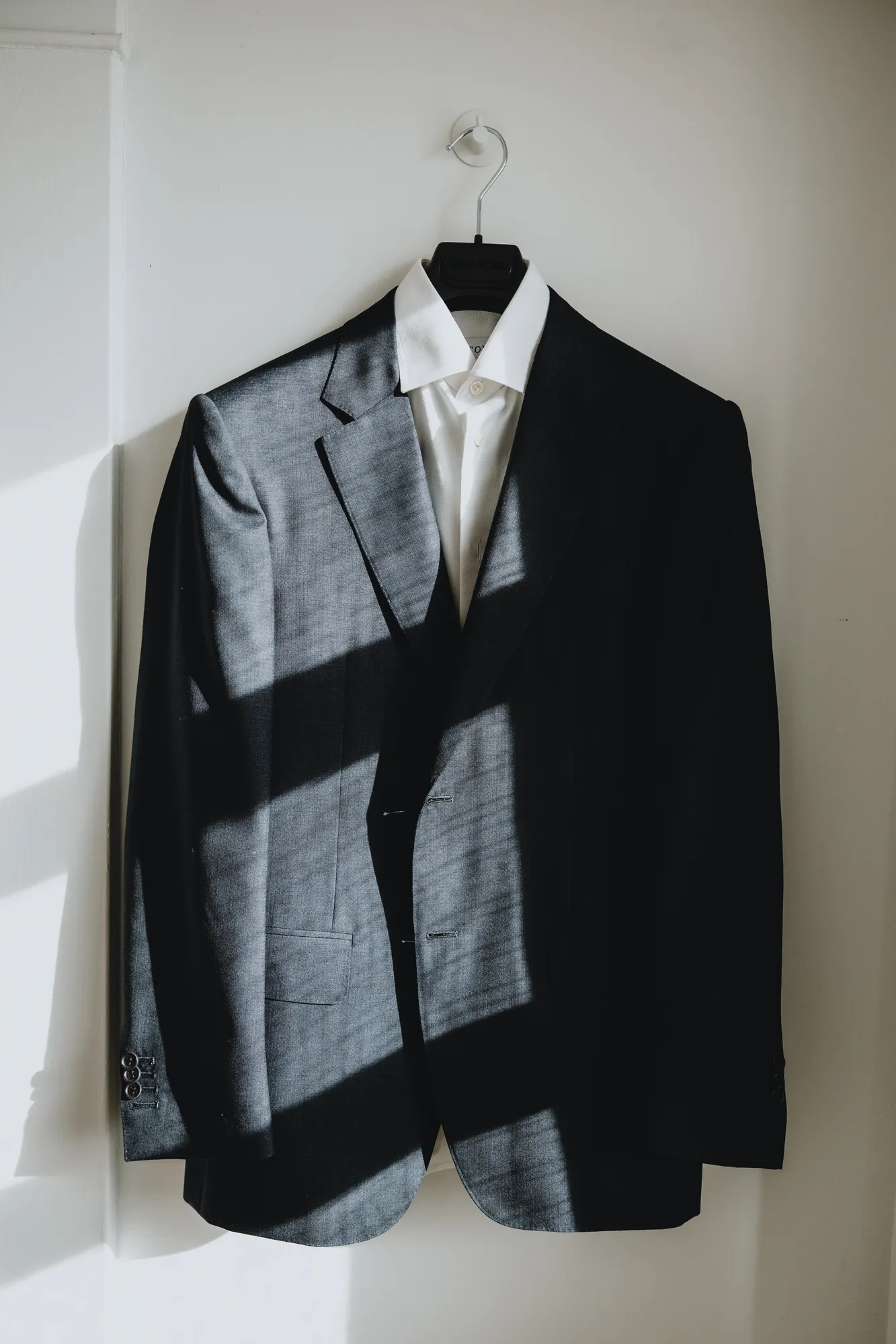 Complet bleu de marié.