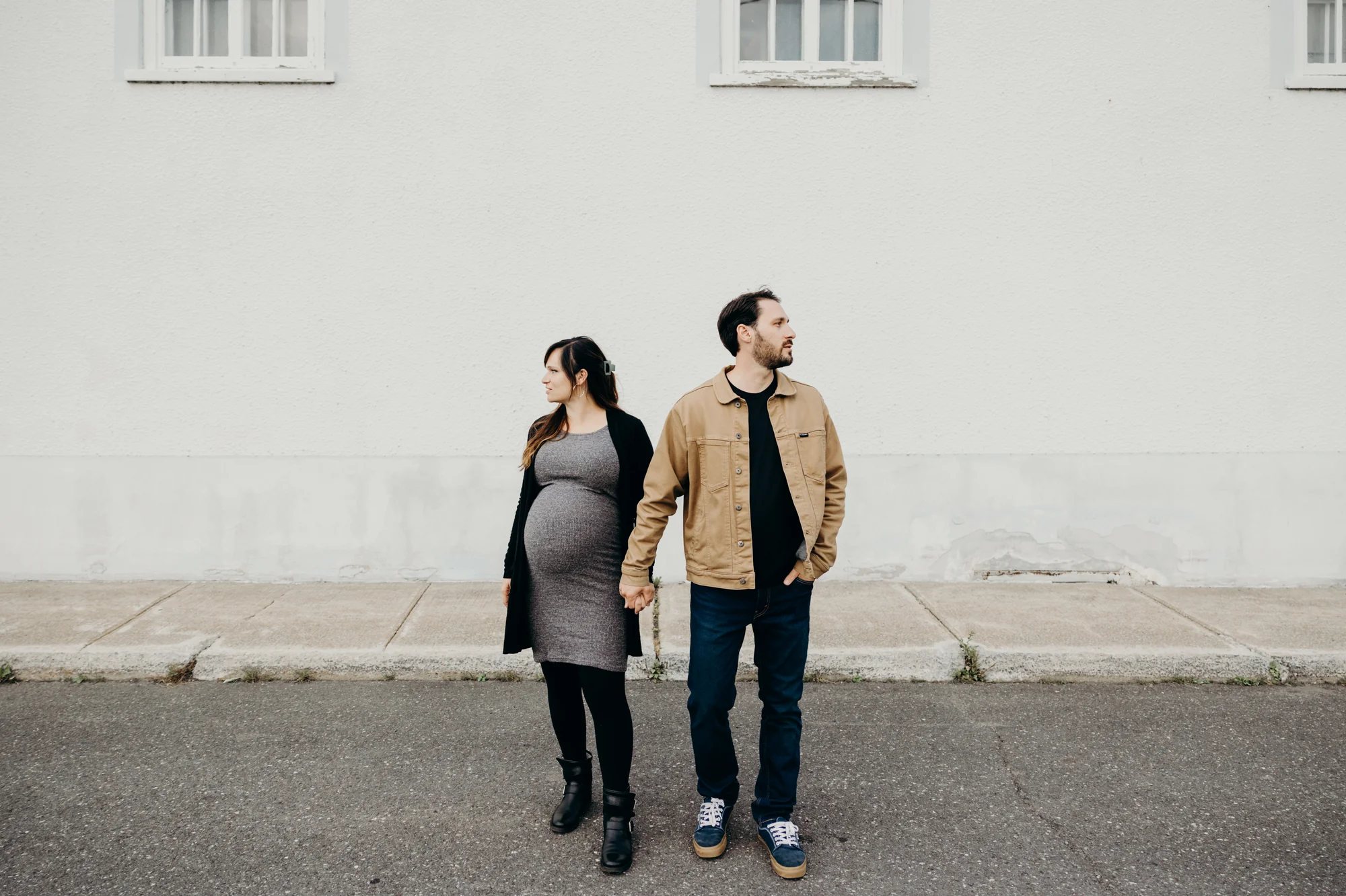 Séance maternité urbaine pour Camille et Gabriel dans le Vieux-Lévis, réalisée par 5Mphotographie.