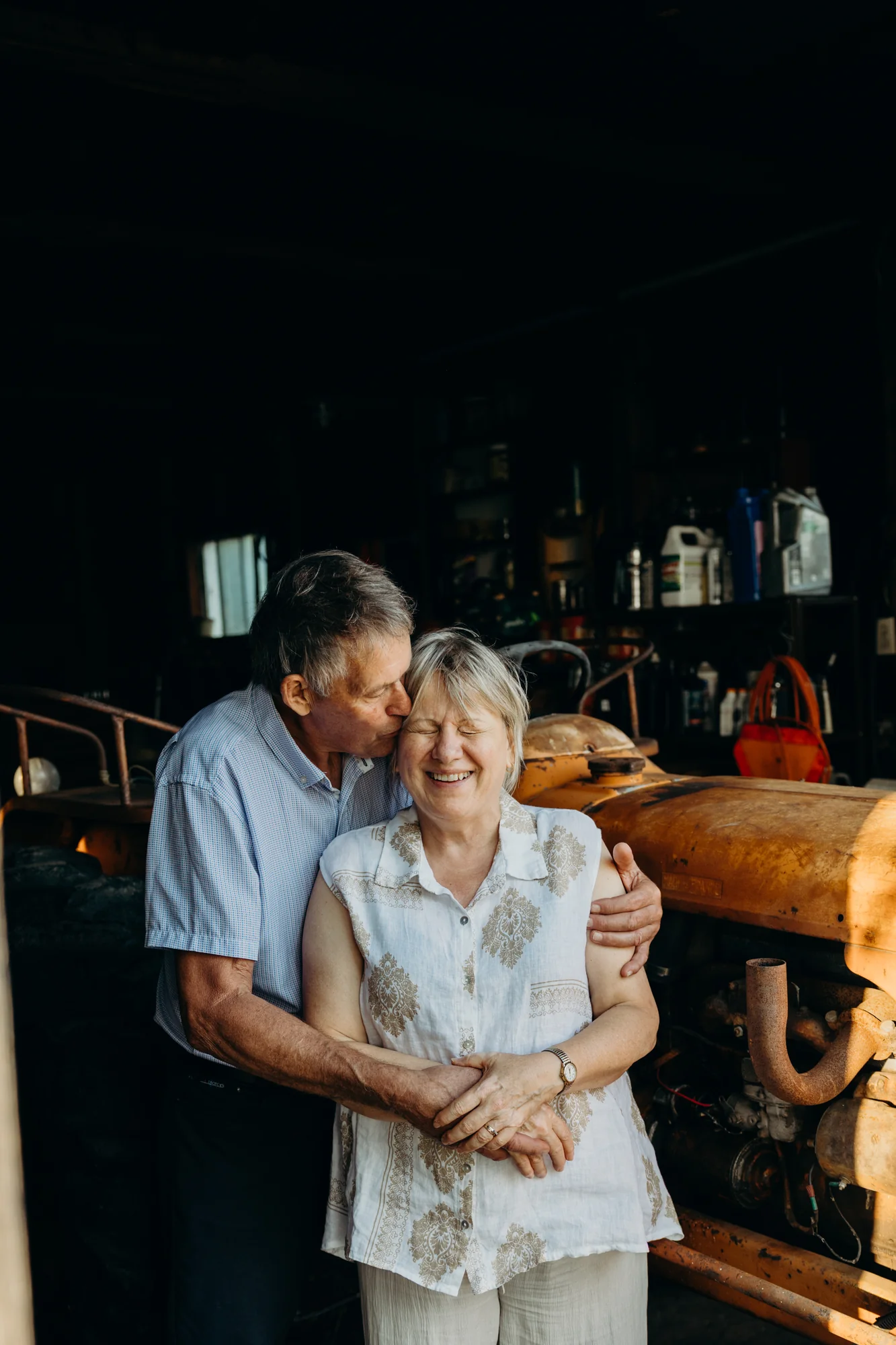 Portrait intime de l'arrière-grand-mère et la grand-mère, émotion et héritage.